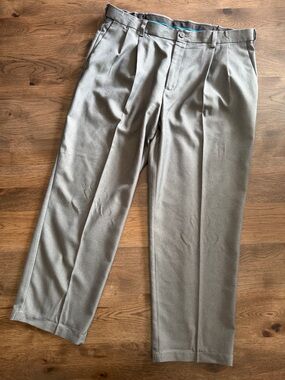 Haggar Men's 38 x 29 Gray Dress Pants